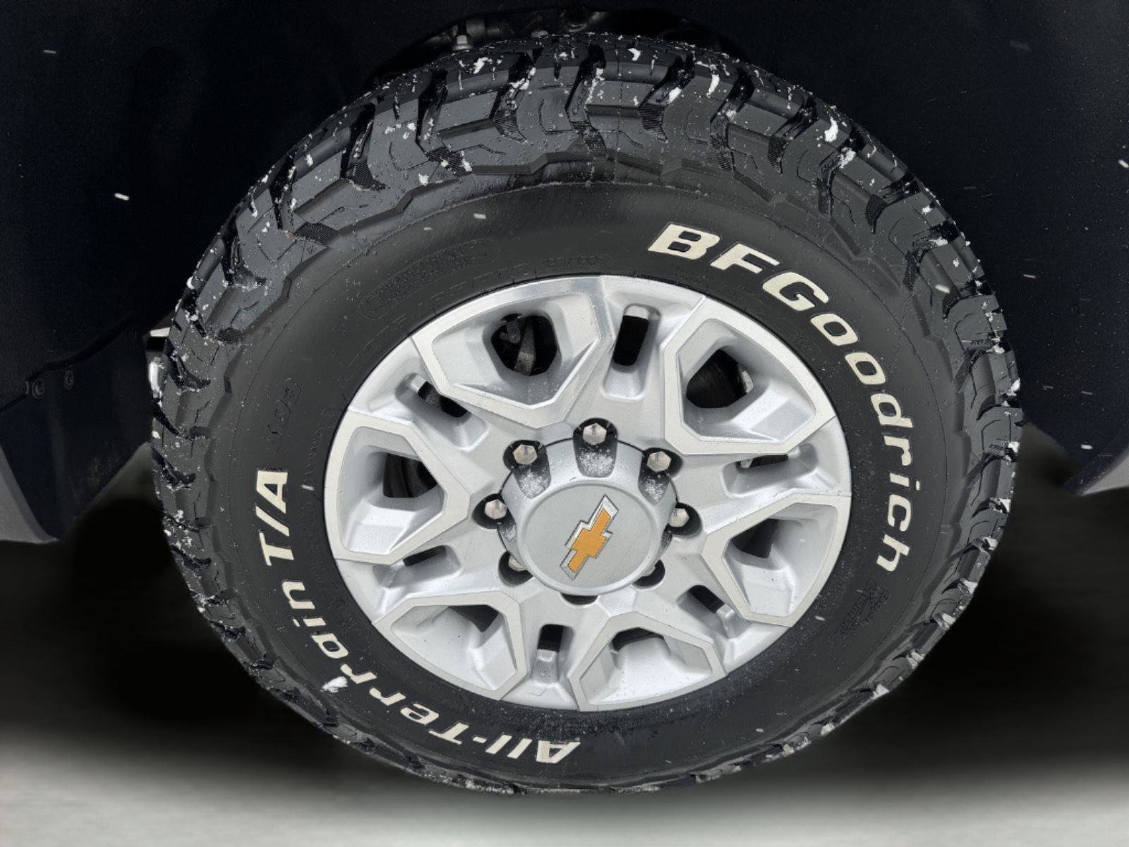 Used 2024 Chevrolet Silverado 3500 LTZ w/ LTZ Convenience Package image 9