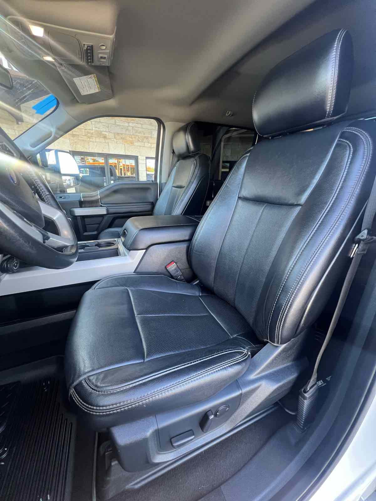 Used 2020 Ford F250 Lariat w/ Chrome Package image 11