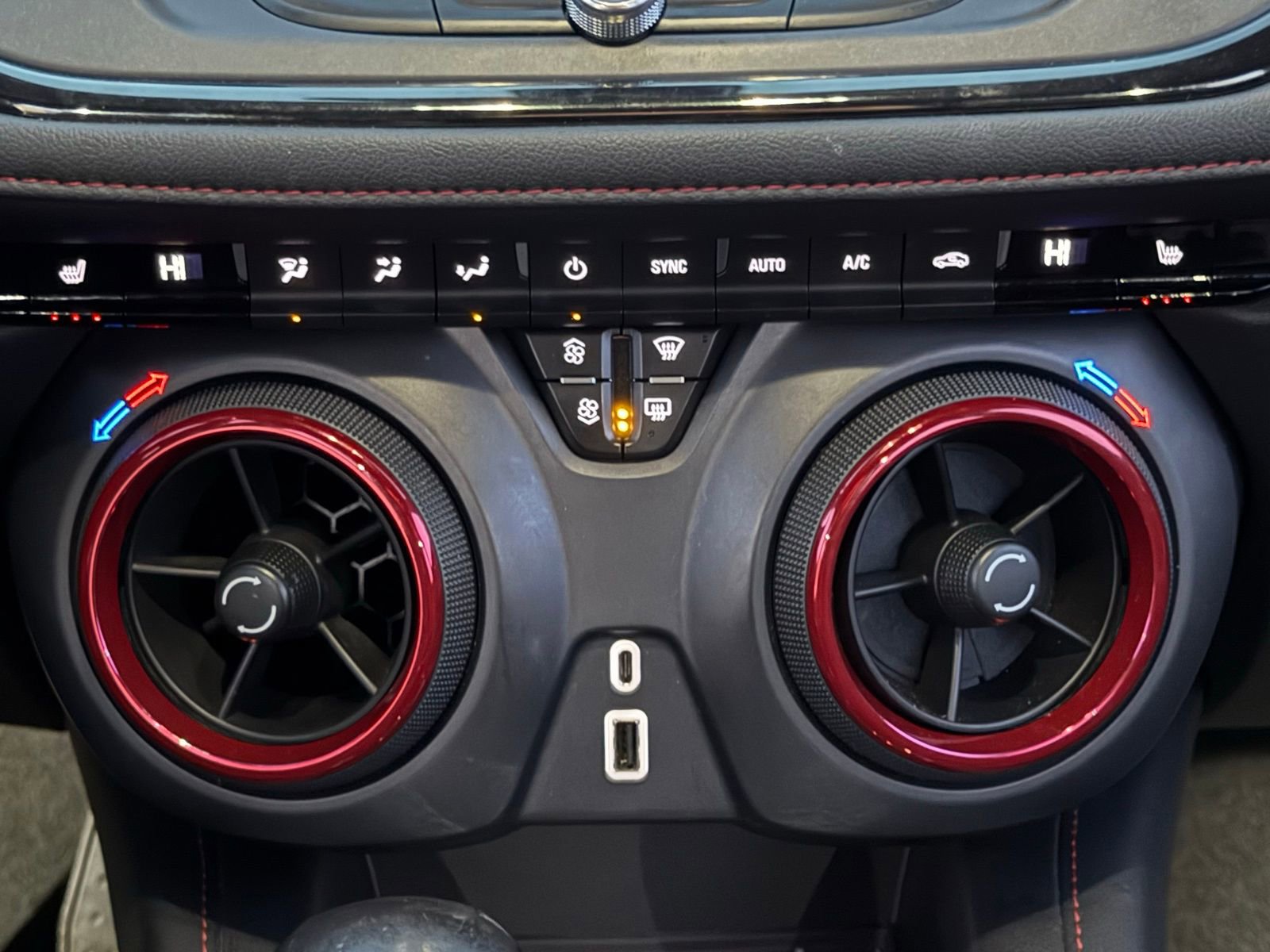 Used 2019 Chevrolet Blazer RS w/ Sun and Wheels Package image 21