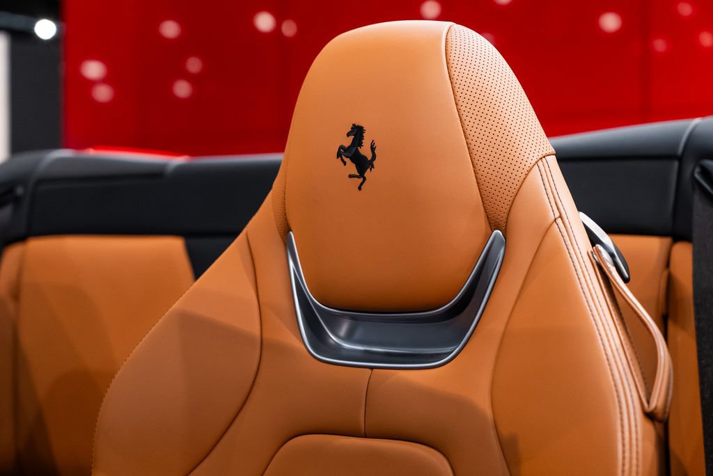 Certified 2020 Ferrari Portofino RWD image 6