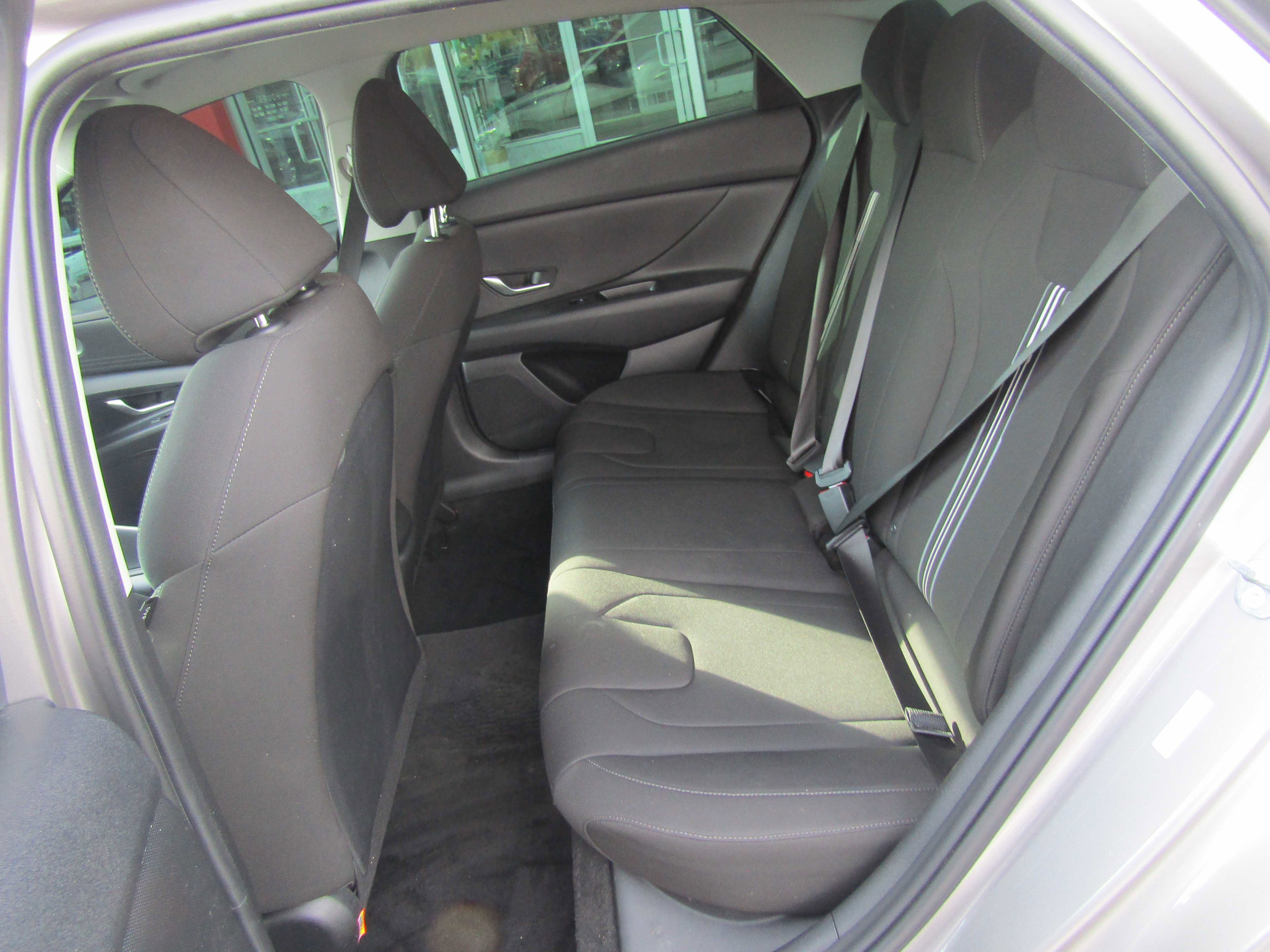 Used 2023 Hyundai Elantra SEL FWD image 11