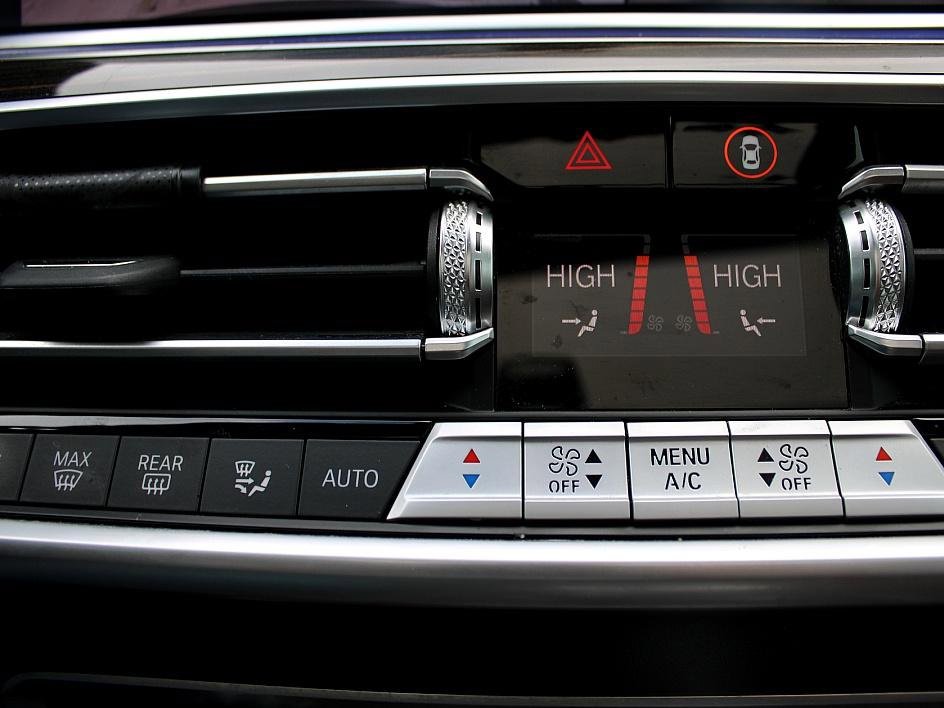 Used 2020 BMW X5 xDrive40i w/ Premium Package image 26