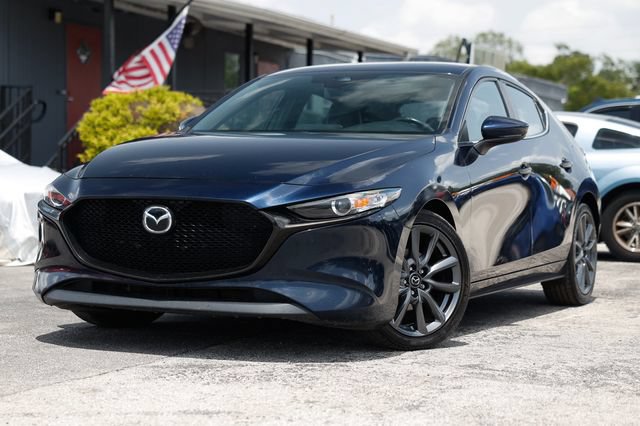 Used 2020 MAZDA MAZDA3 Hatchback w/ Preferred Package FWD image 1