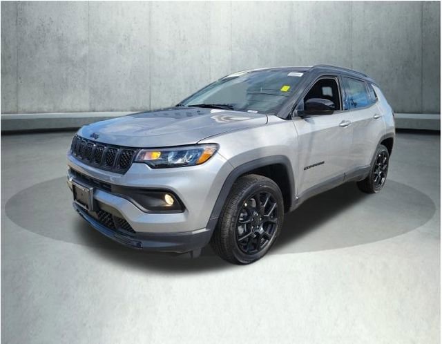 Used 2024 Jeep Compass Latitude w/ Sun and Sound Group