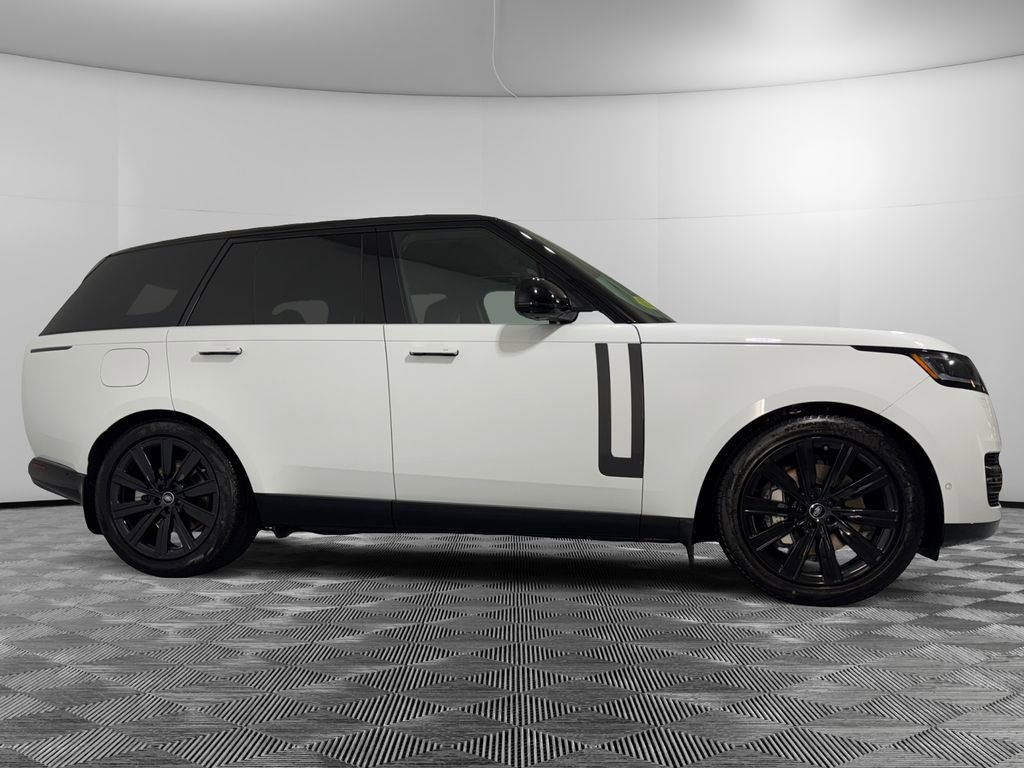 New 2025 Land Rover Range Rover SE image 6
