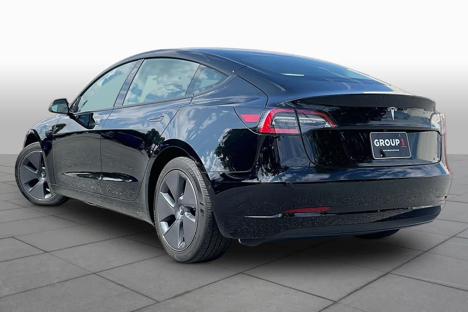 Used 2022 Tesla Model 3 Standard Range RWD image 10