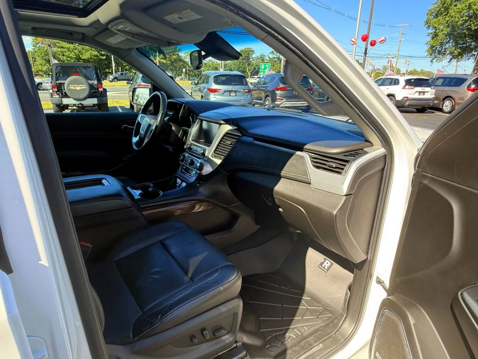 Used 2019 GMC Yukon XL SLT image 55