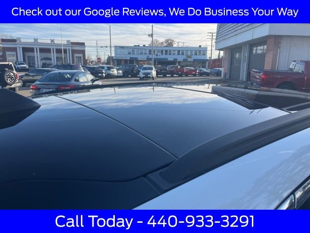 Certified 2022 Ford Escape Titanium w/ Class II Trailer Tow Package image 14