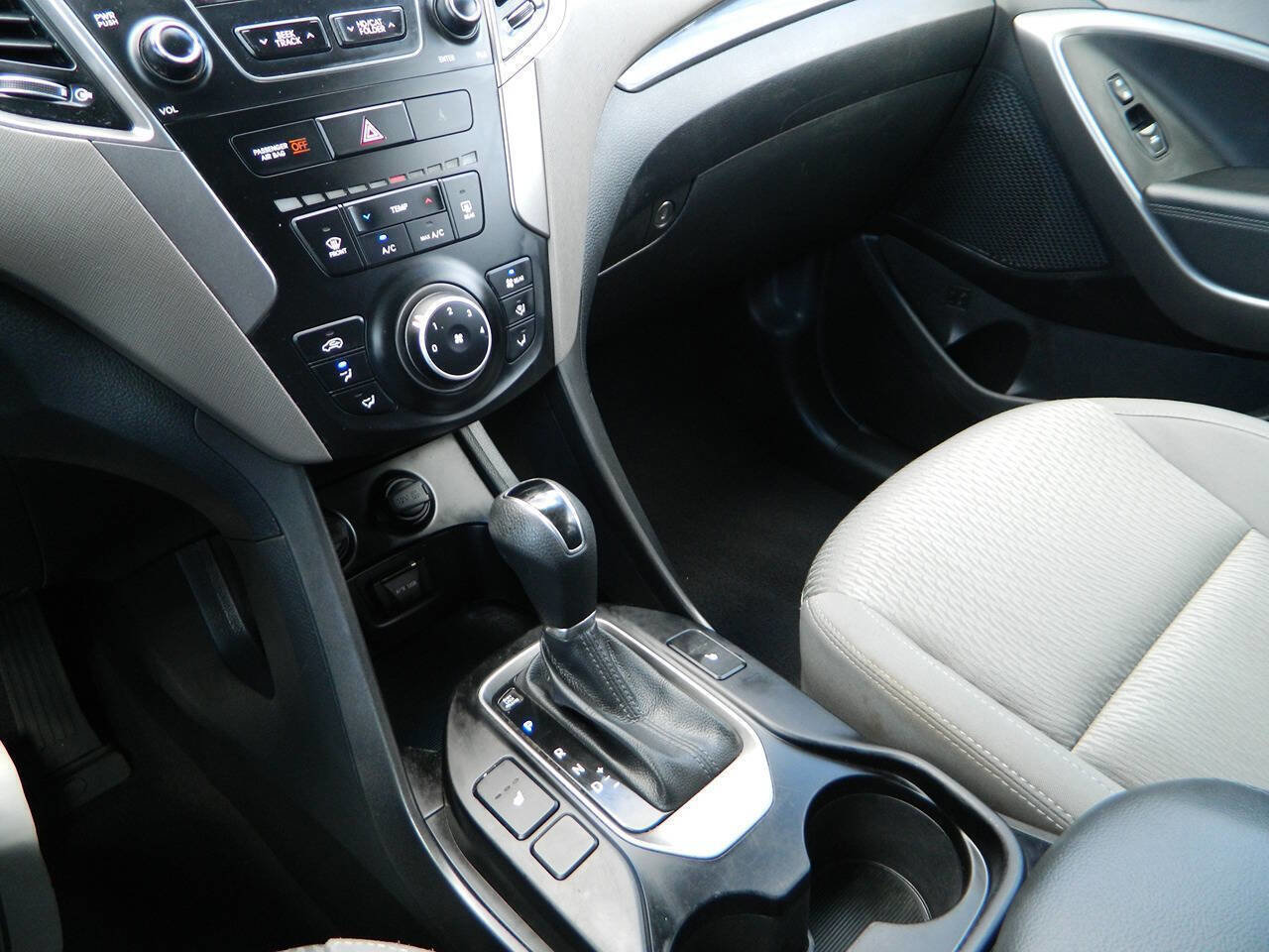 Used 2016 Hyundai Santa Fe SE image 22