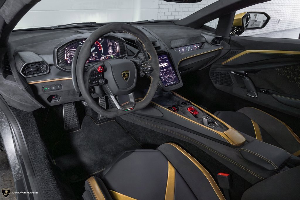 Used 2025 Lamborghini Revuelto image 26