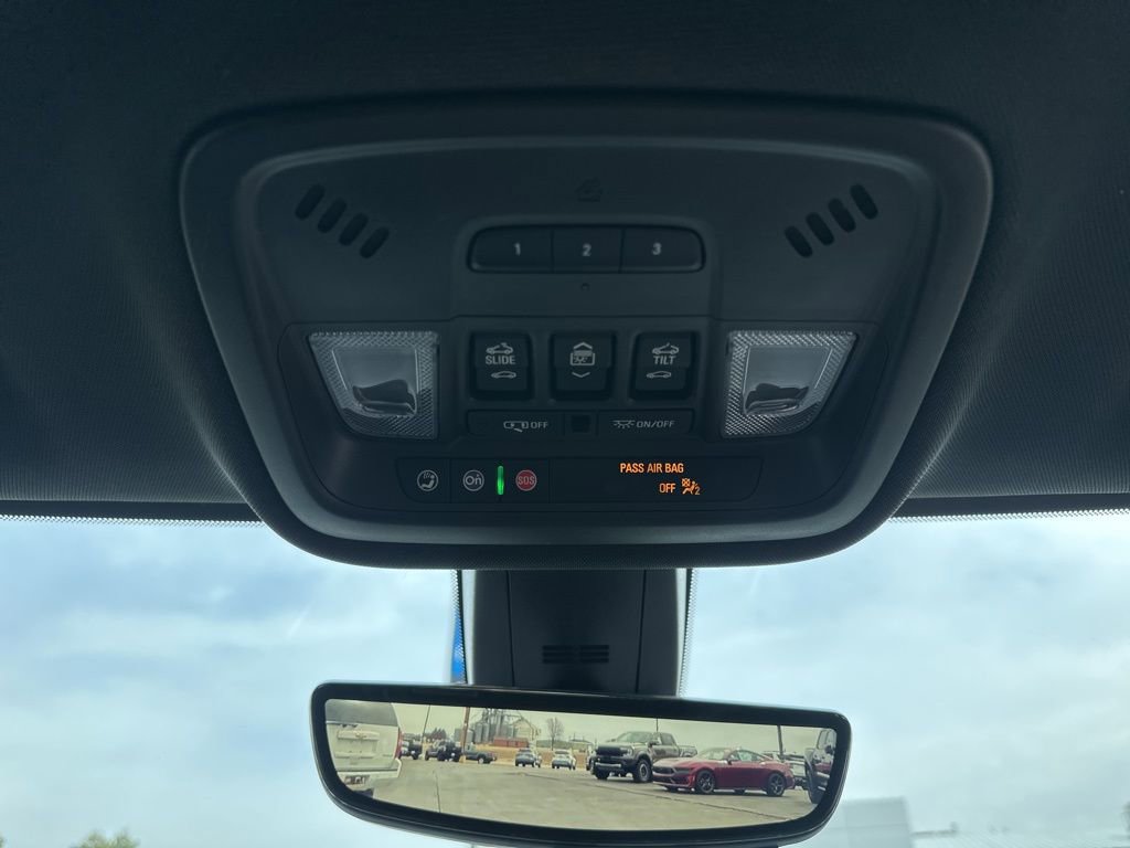 Used 2023 Chevrolet Traverse RS image 53