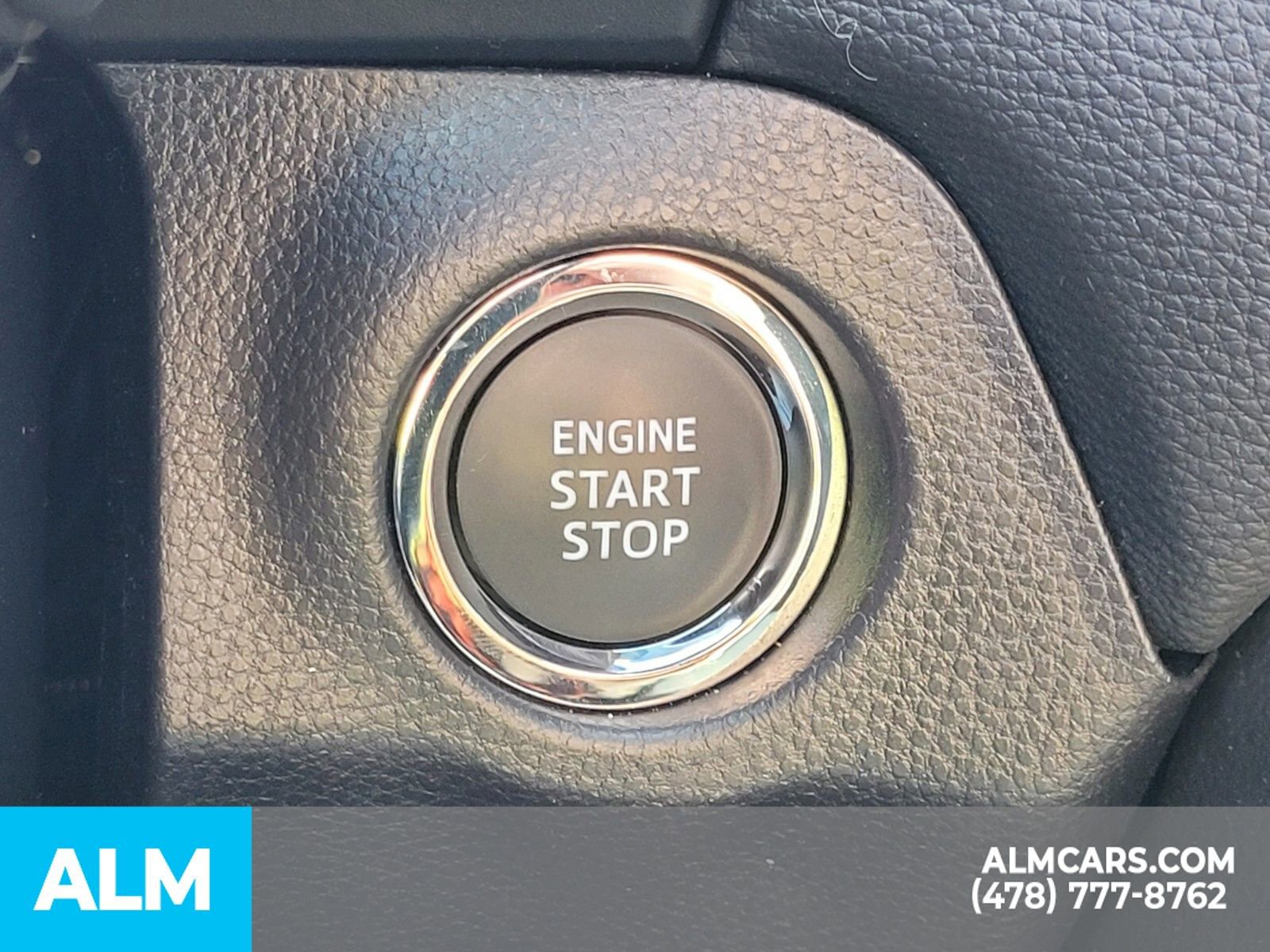 Used 2025 Toyota RAV4 XLE image 11