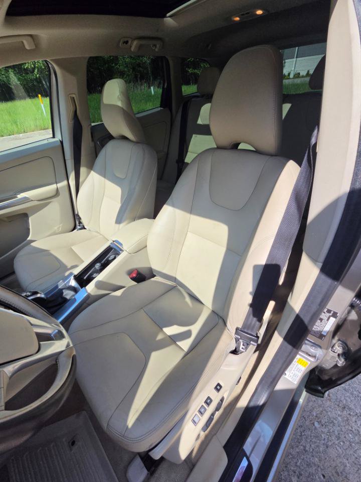 Used 2016 Volvo XC60 T5 Premier w/ Protection Package AWD/4WD image 17