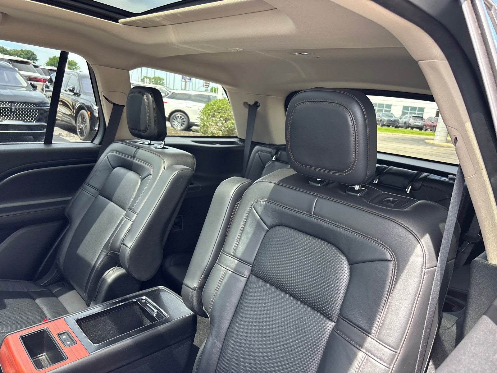 Certified 2022 Lincoln Aviator Reserve w/ Equipment Group 201A AWD/4WD image 26