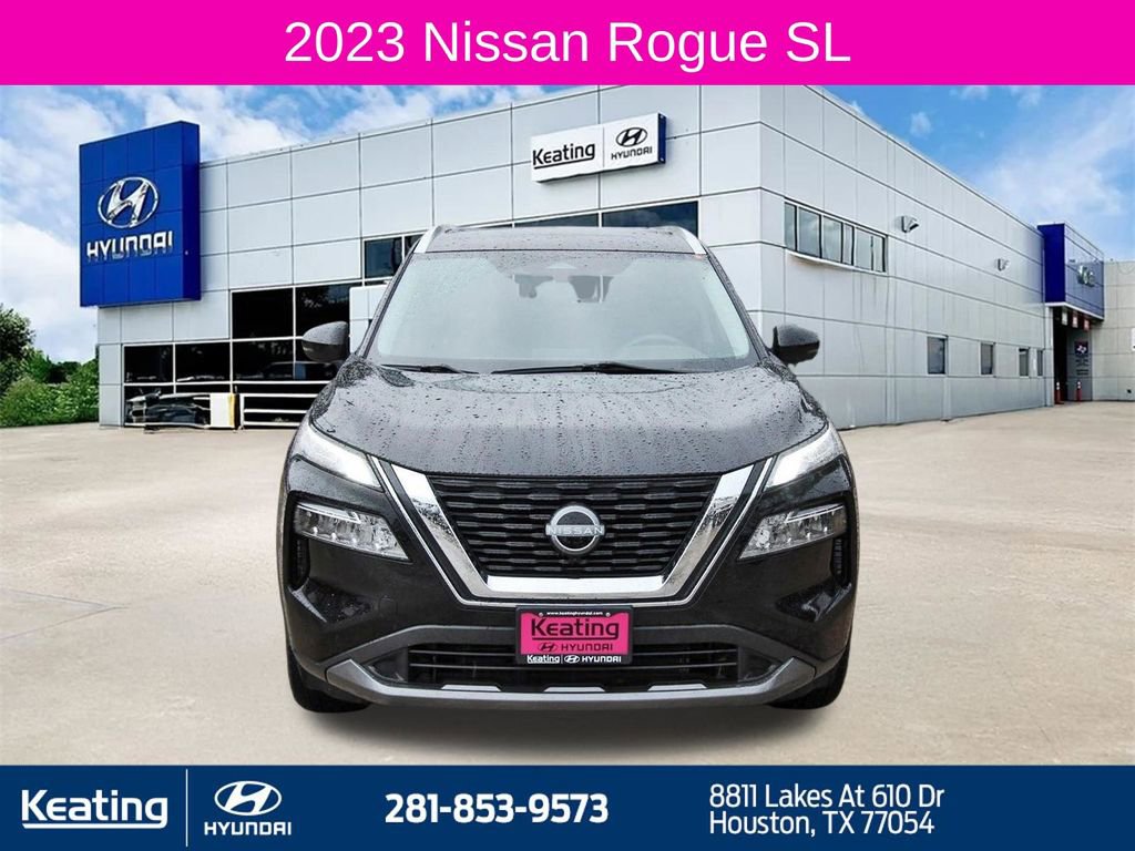 Used 2023 Nissan Rogue SL image 2