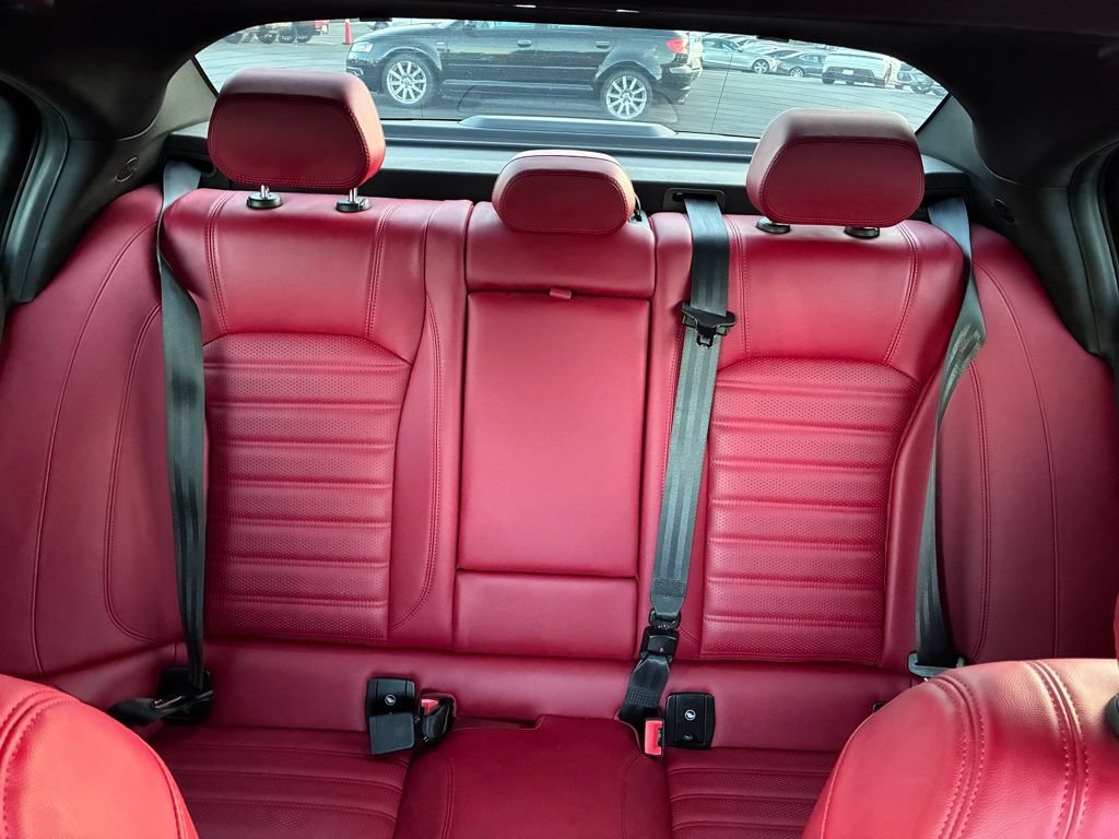 Used 2022 Alfa Romeo Giulia Veloce AWD/4WD image 13