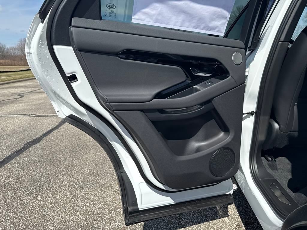 New 2026 Land Rover Range Rover Evoque Dynamic SE image 13