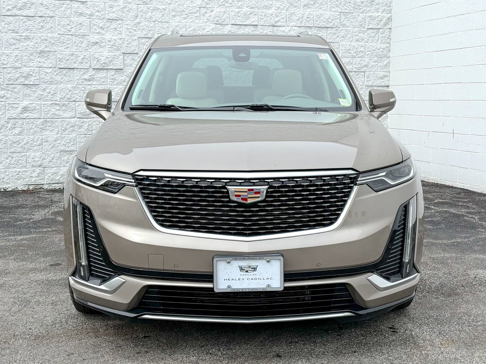 Certified 2022 Cadillac XT6 Premium Luxury image 2