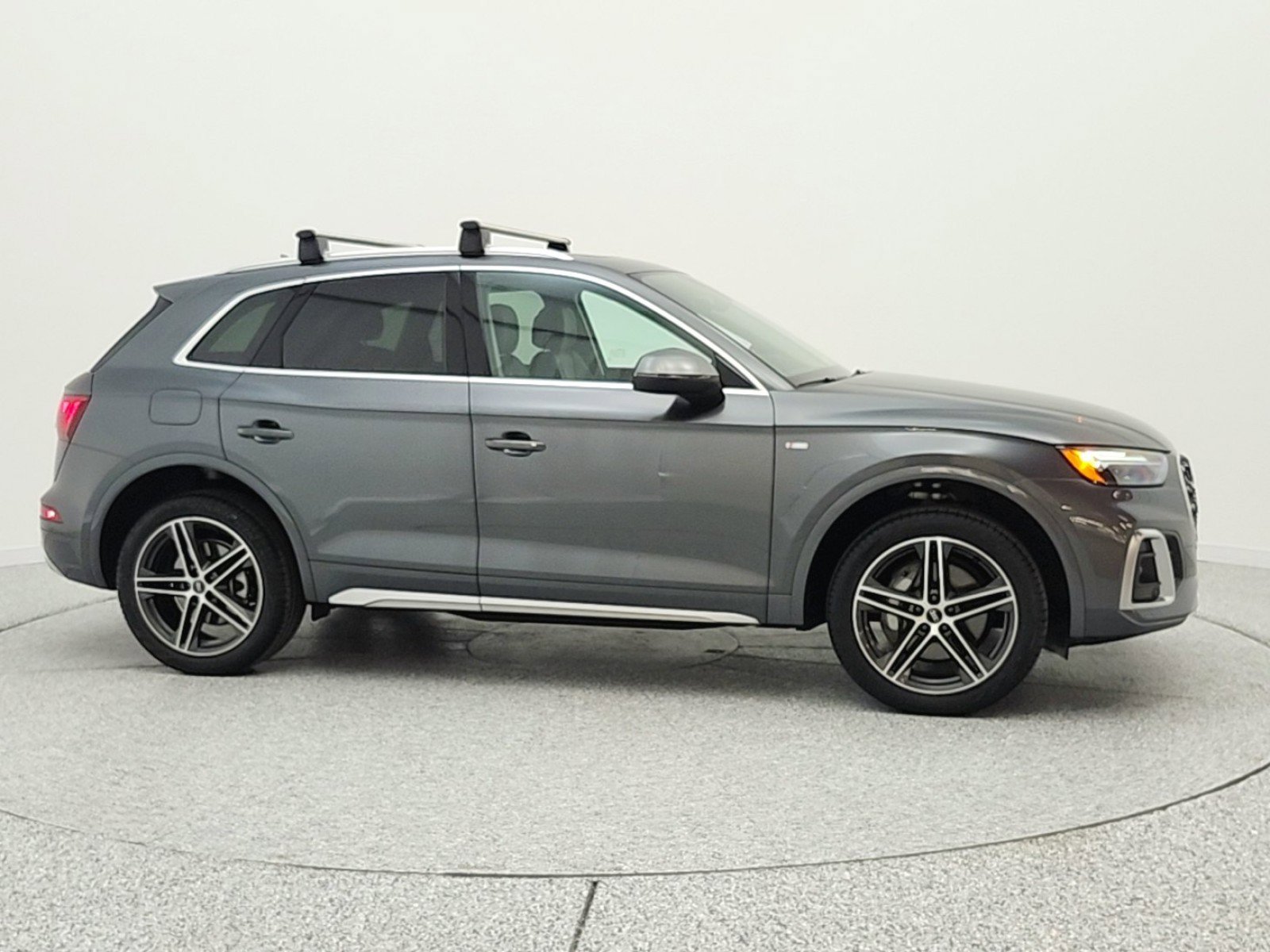 Used 2023 Audi Q5 e Premium w/ Convenience Package AWD/4WD image 4