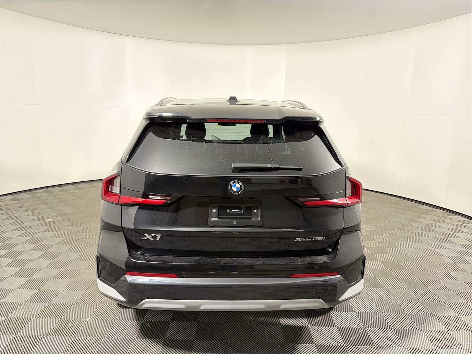 New 2026 BMW X1 xDrive28i w/ Convenience Package image 2