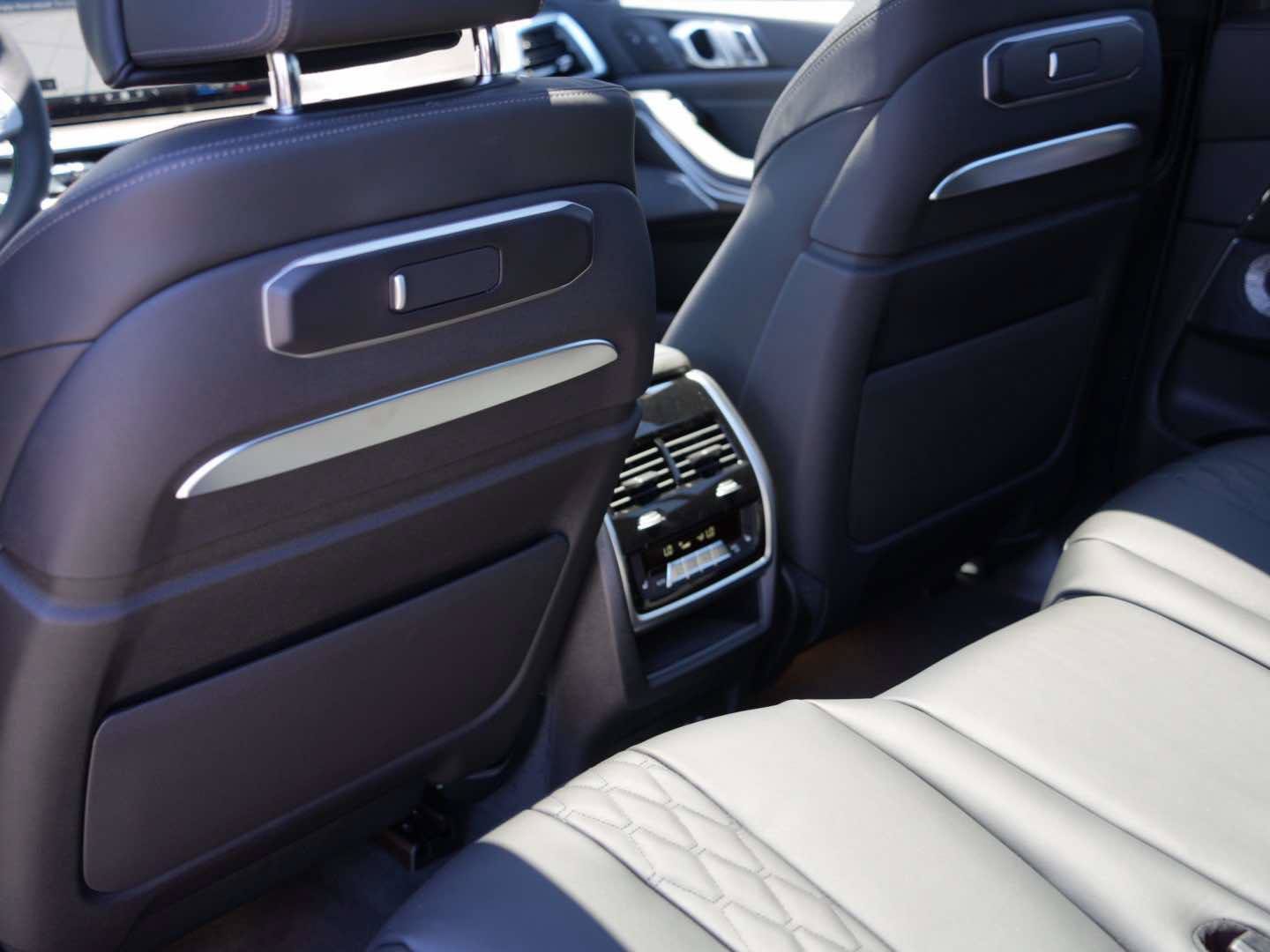 New 2026 BMW ALPINA XB7 AWD/4WD image 13