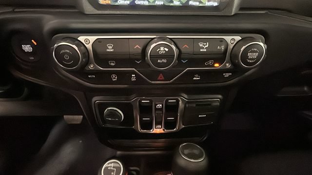 Used 2022 Jeep Wrangler Unlimited Sport AWD/4WD image 21