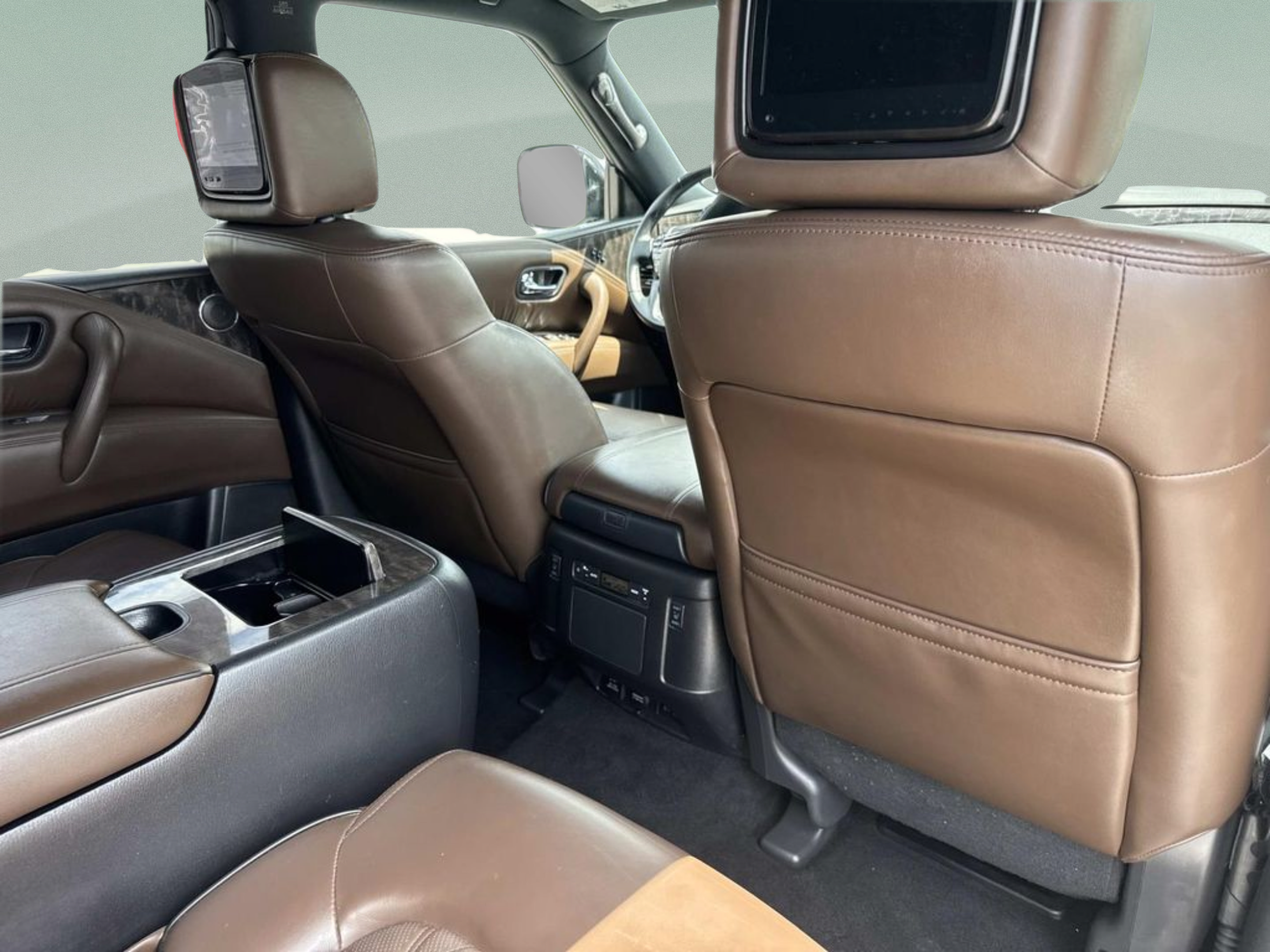 Used 2023 Nissan Armada Platinum w/ Captain's Chairs Package AWD/4WD image 17