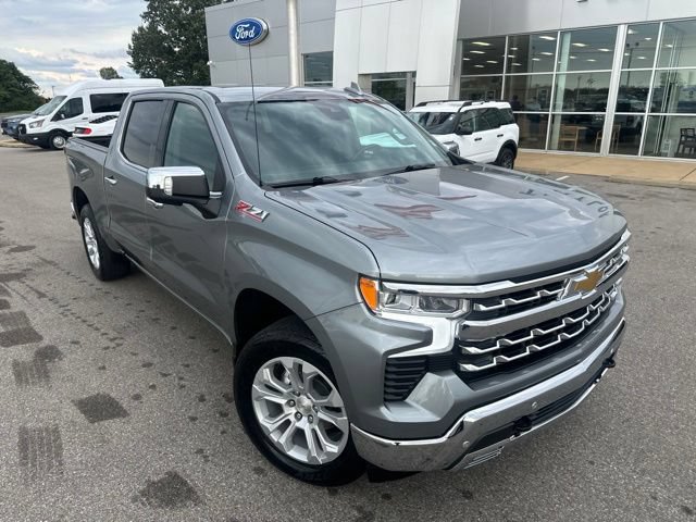 Used 2023 Chevrolet Silverado 1500 LTZ w/ Technology Package AWD/4WD image 6