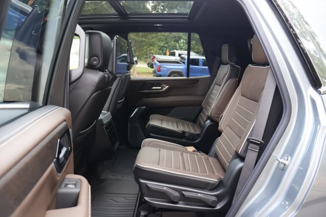 New 2026 GMC Yukon Denali Ultimate w/ LPO, Floor Liner Package AWD/4WD image 22