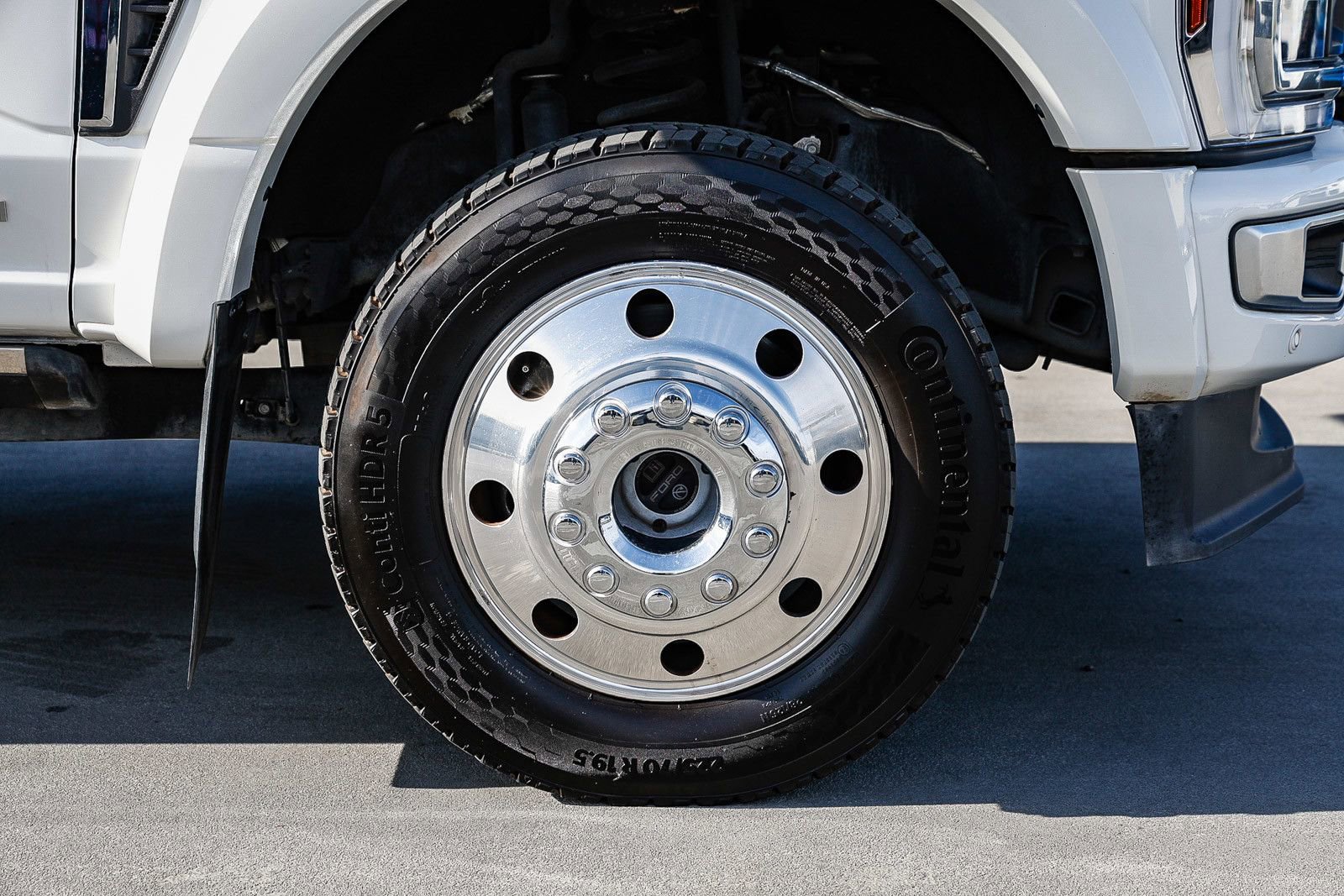 Used 2024 Ford F450 Limited w/ FX4 Off-Road Package image 9