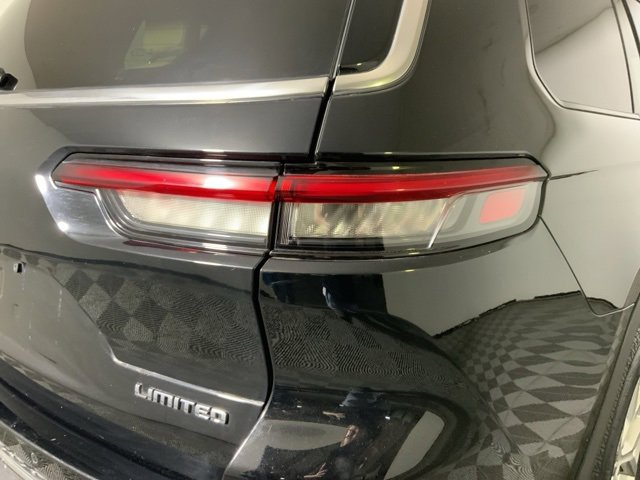 Used 2023 Jeep Grand Cherokee L Limited w/ Luxury Tech Group II image 13