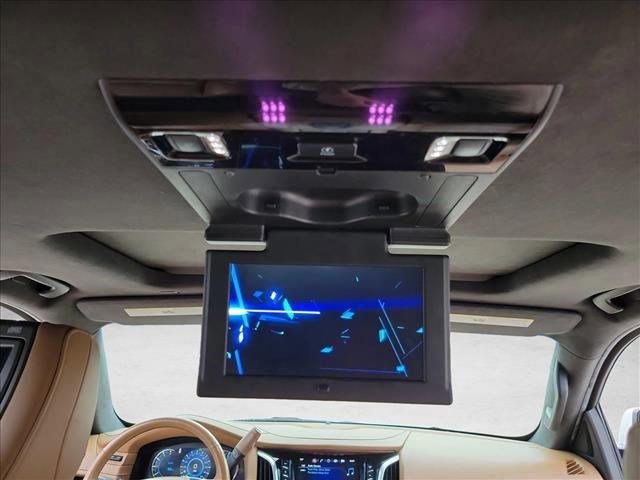 Used 2017 Cadillac Escalade Platinum image 17