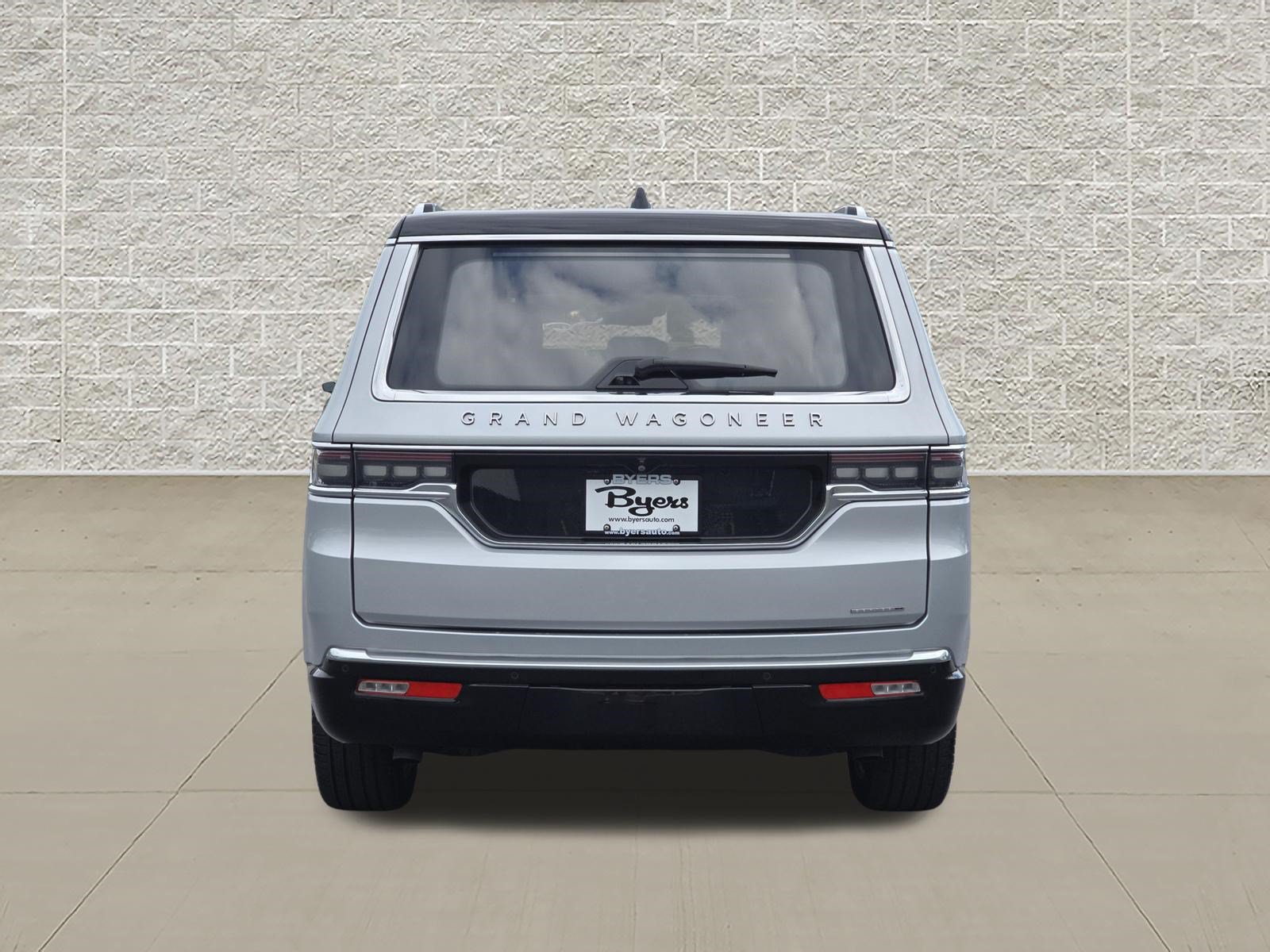 Used 2024 Jeep Grand Wagoneer Series III w/ Rear Seat Video Group 1 AWD/4WD image 6