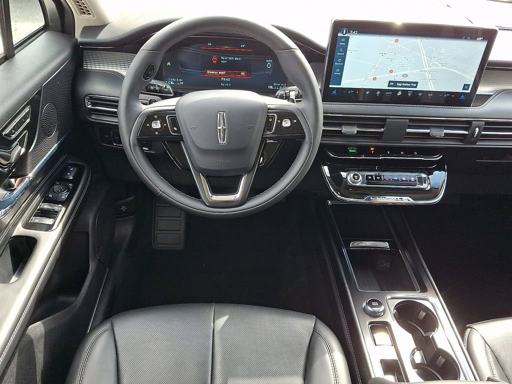Used 2023 Lincoln Corsair AWD w/ Equipment Group 101A image 11