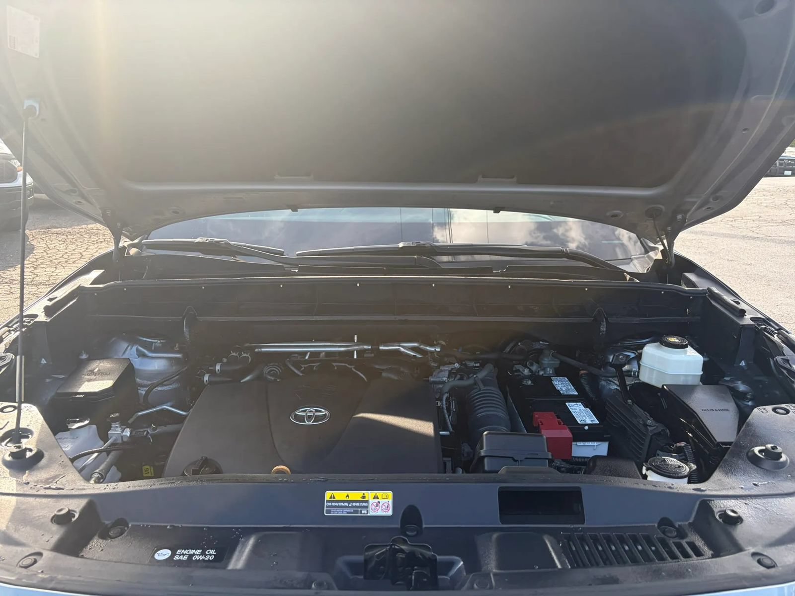 Used 2022 Toyota Highlander XLE AWD/4WD image 9