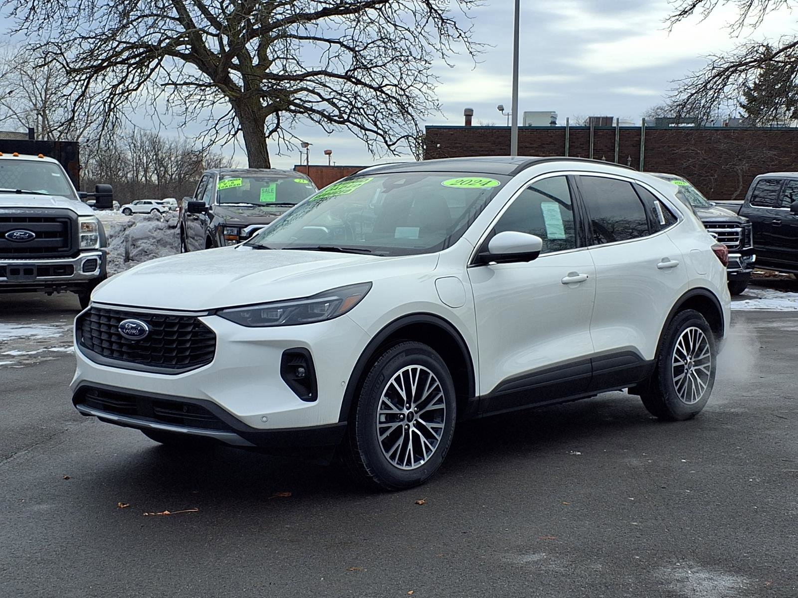 Used 2024 Ford Escape SE w/ PHEV Premium Package image 1