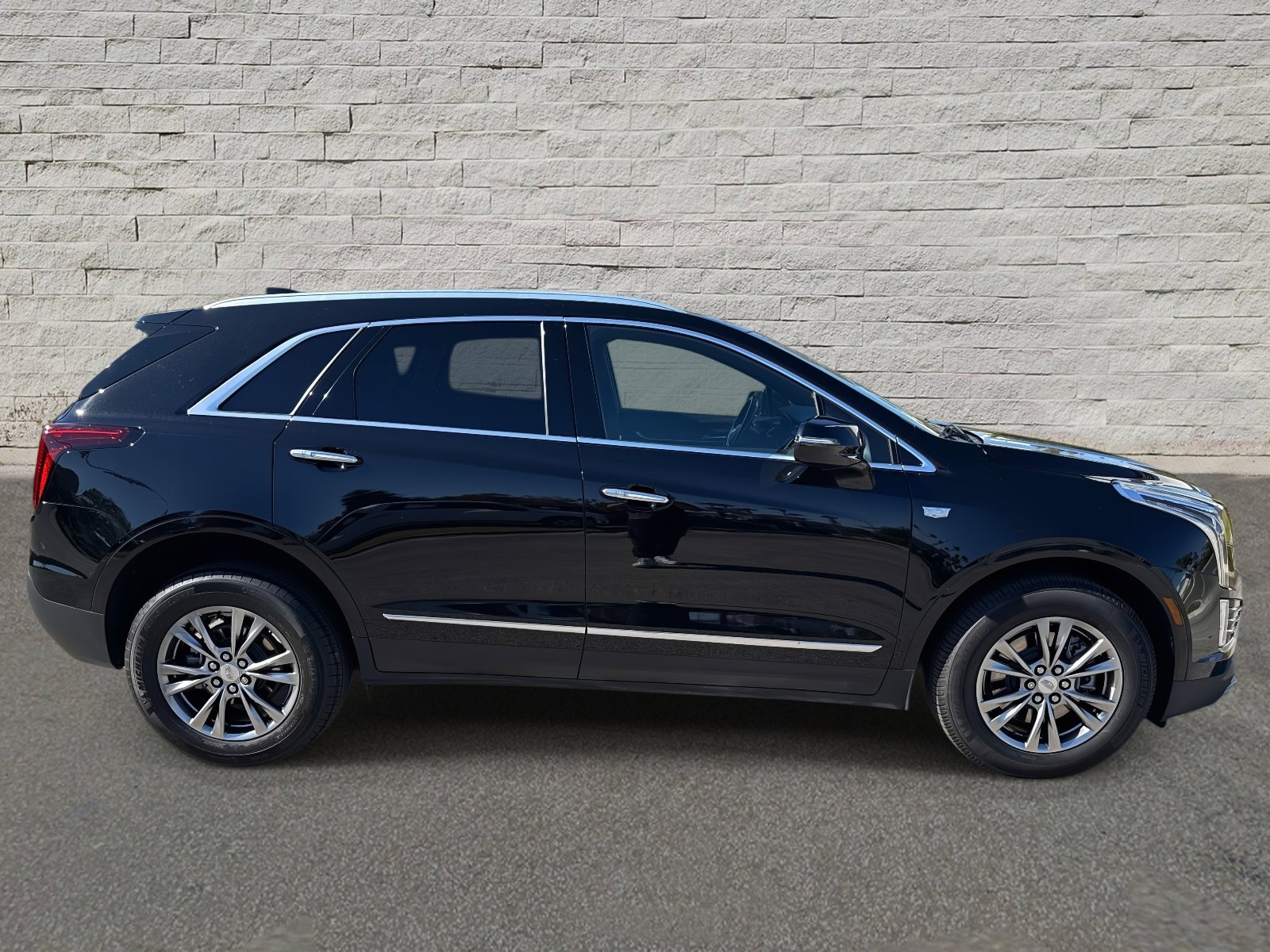 Used 2021 Cadillac XT5 Premium Luxury image 4