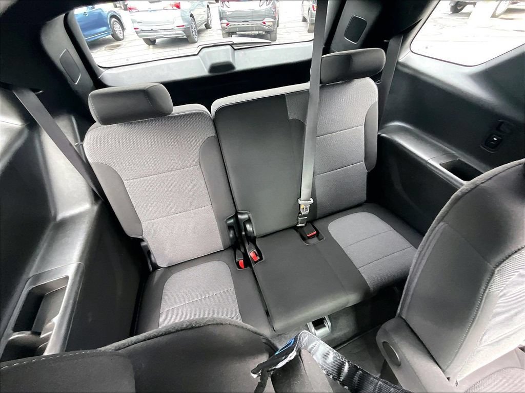 Used 2023 Chevrolet Traverse LT AWD/4WD image 16