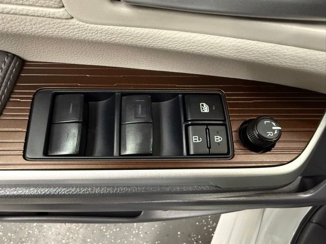 Certified 2023 Toyota Sienna XLE AWD/4WD image 11