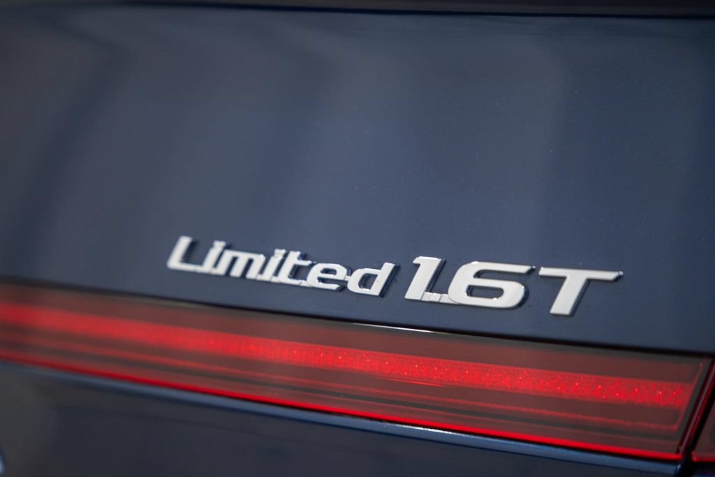 Used 2021 Hyundai Sonata Limited w/ Cargo Package FWD image 8