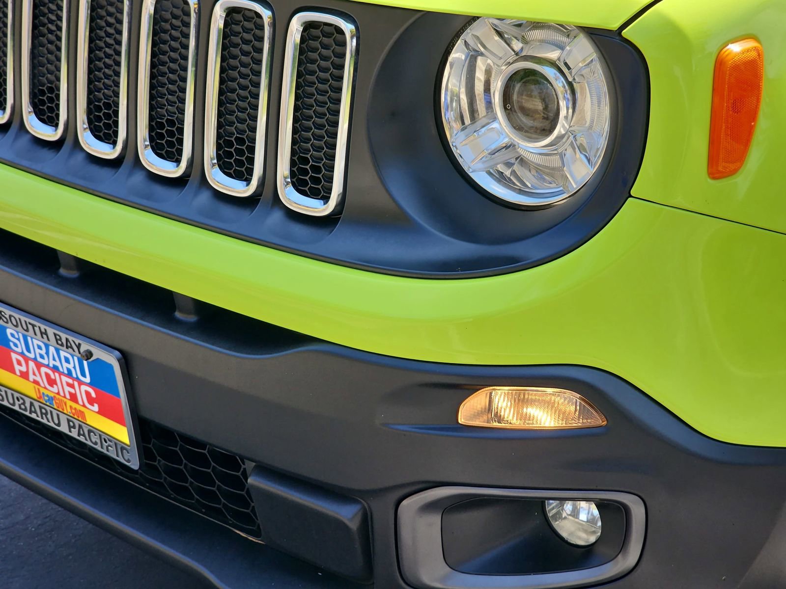 Used 2018 Jeep Renegade Latitude w/ Advanced Technology Group FWD image 32