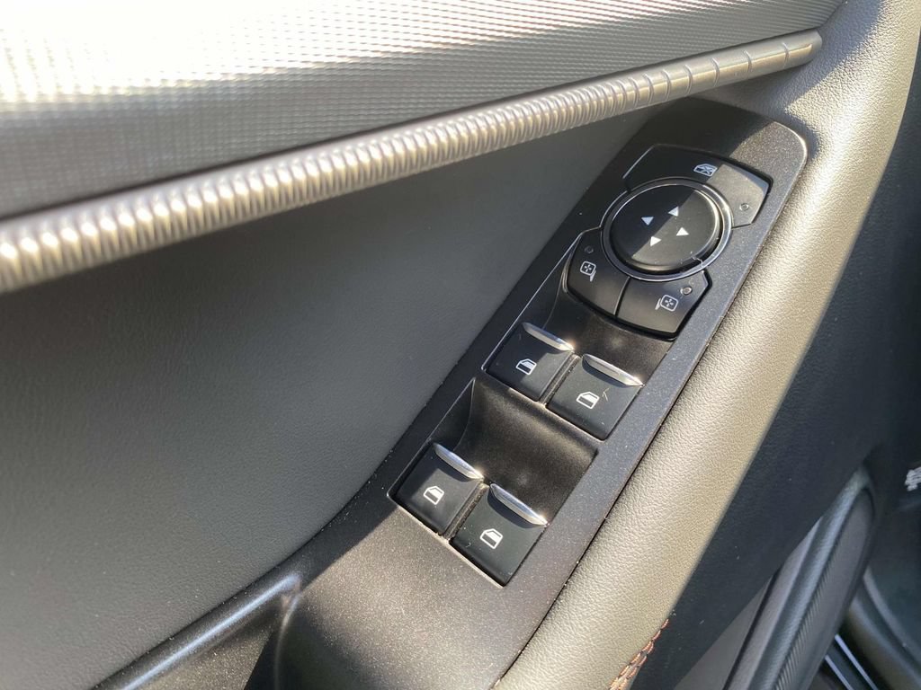 Used 2026 Ford Explorer Active AWD/4WD image 19