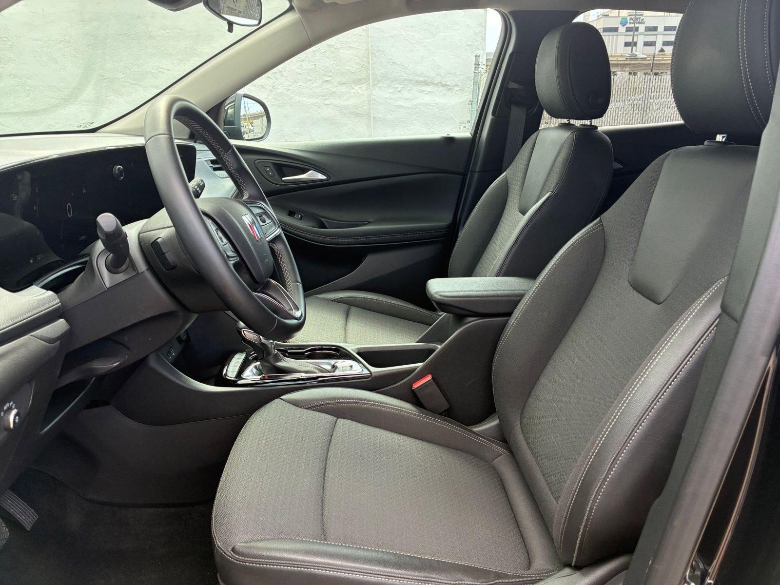 Used 2025 Buick Encore GX Preferred image 25