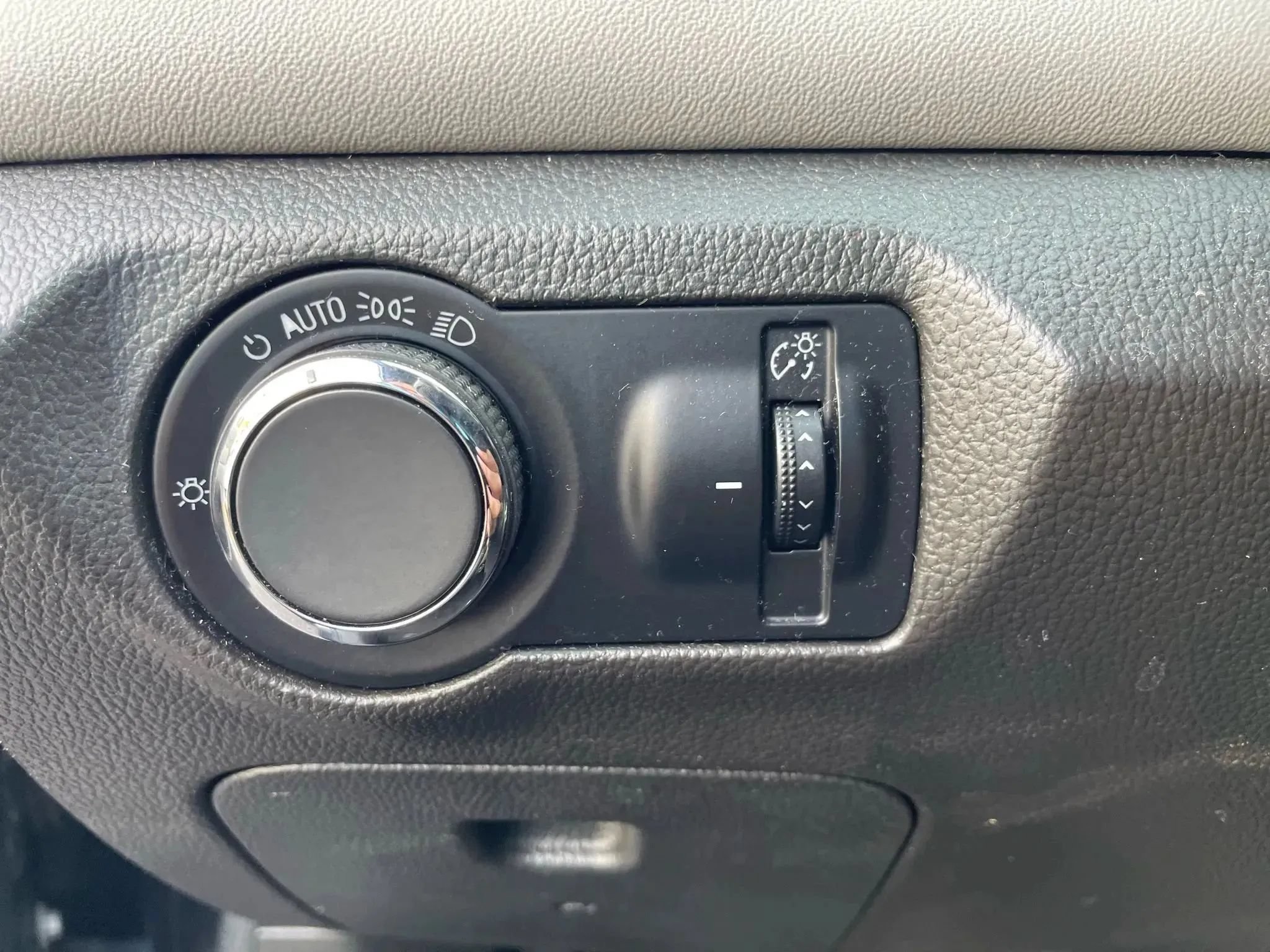 Used 2012 Chevrolet Cruze LS w/ Connectivity Package FWD image 23