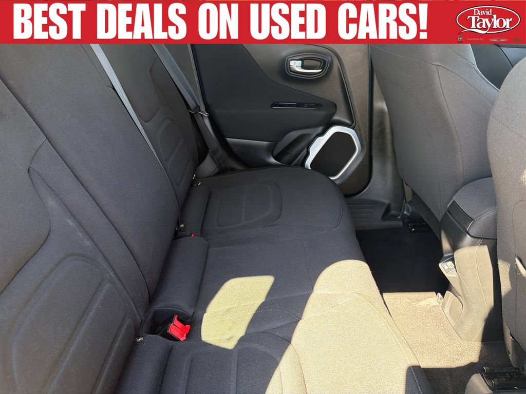 Used 2018 Jeep Renegade Latitude FWD image 30