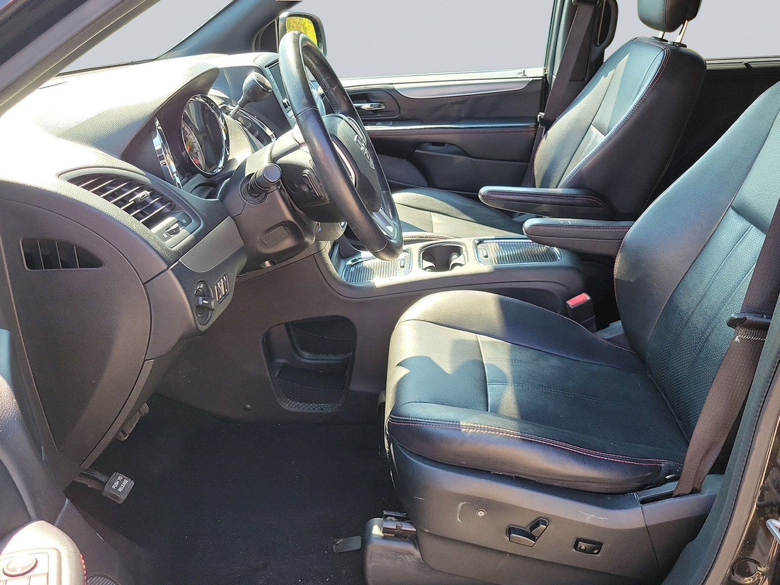 Used 2019 Dodge Grand Caravan GT FWD image 24