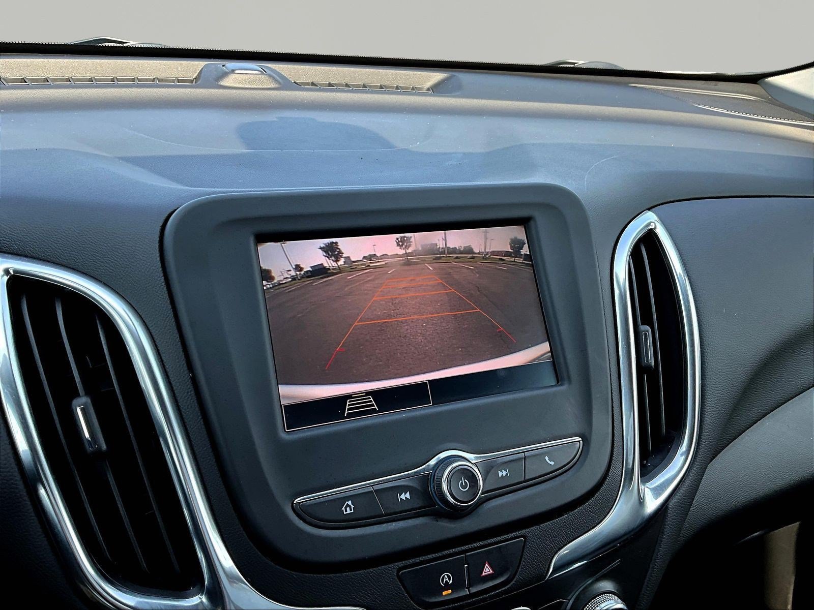 Used 2022 Chevrolet Equinox LT FWD image 14
