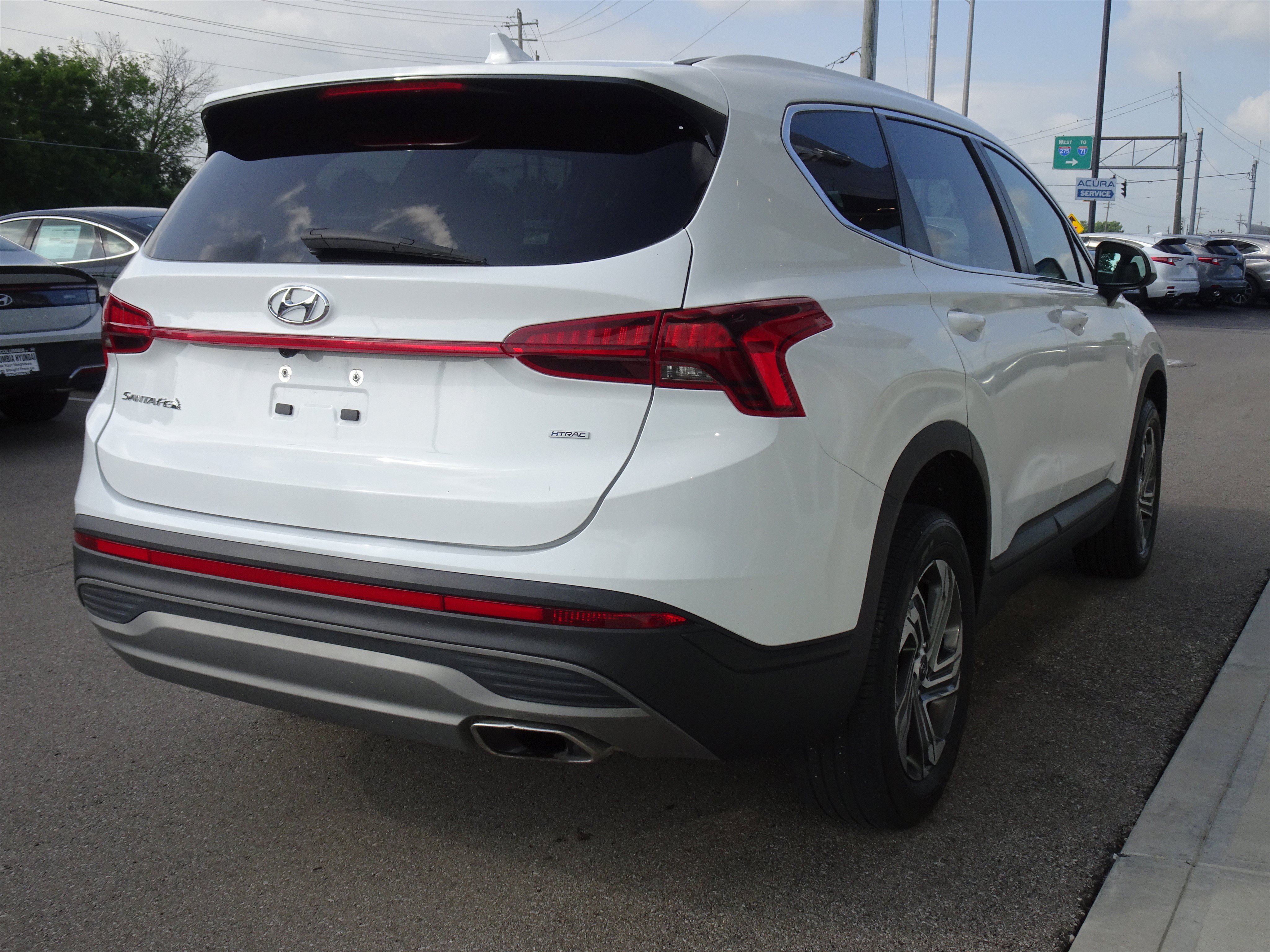 Used 2023 Hyundai Santa Fe SE w/ Cargo Package AWD/4WD image 5