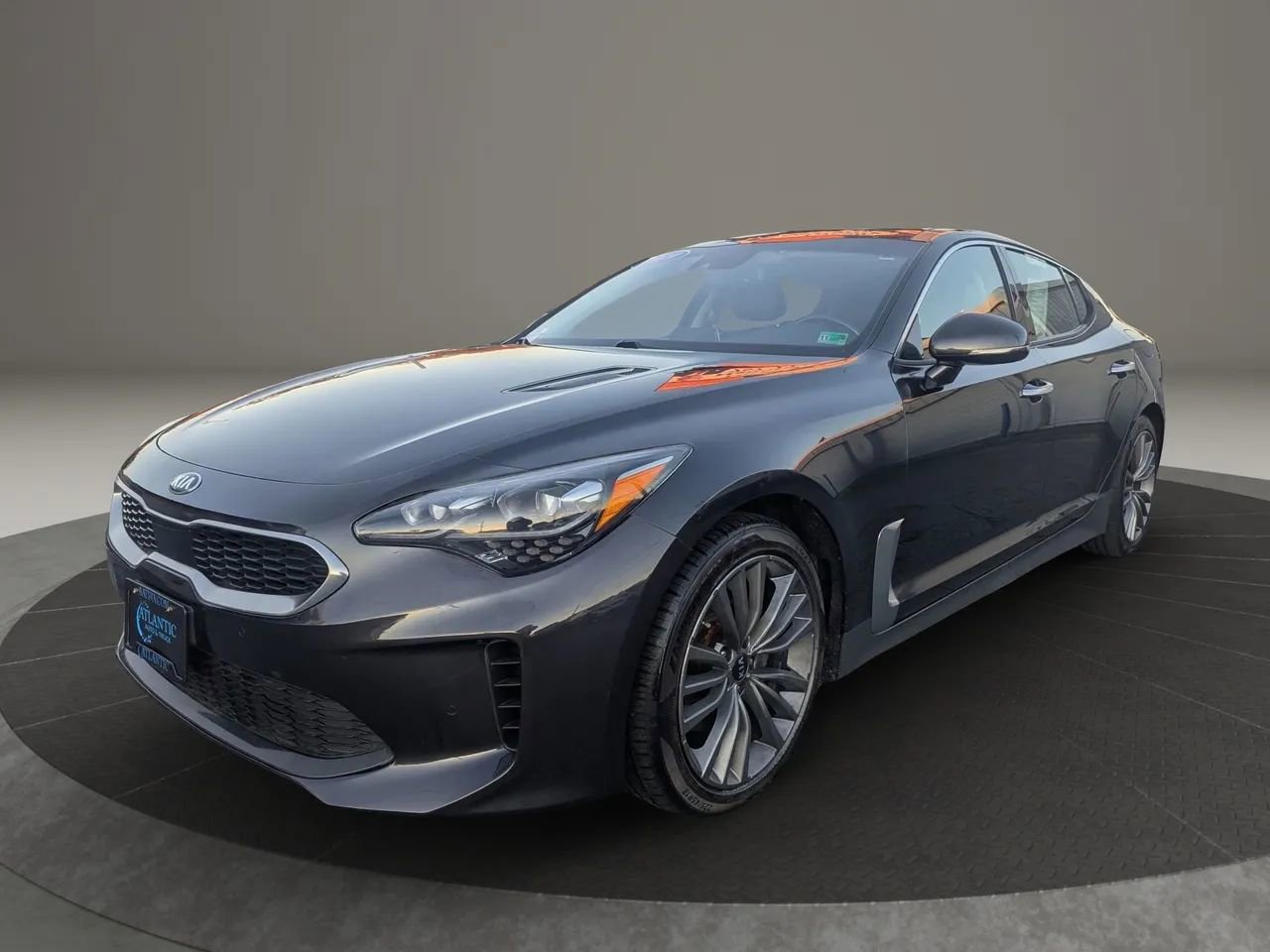 Used 2019 Kia Stinger Premium image 1