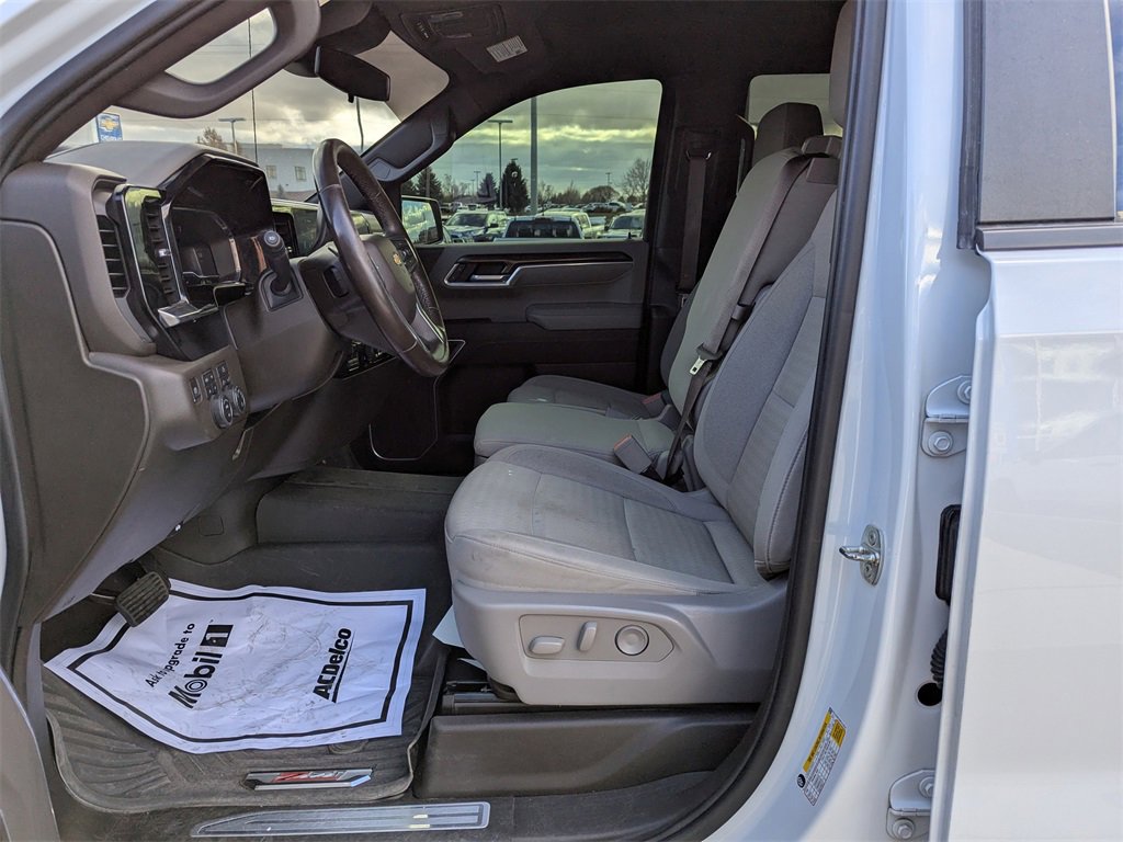 Used 2023 Chevrolet Silverado 1500 LT w/ Z71 Off-Road Package image 12